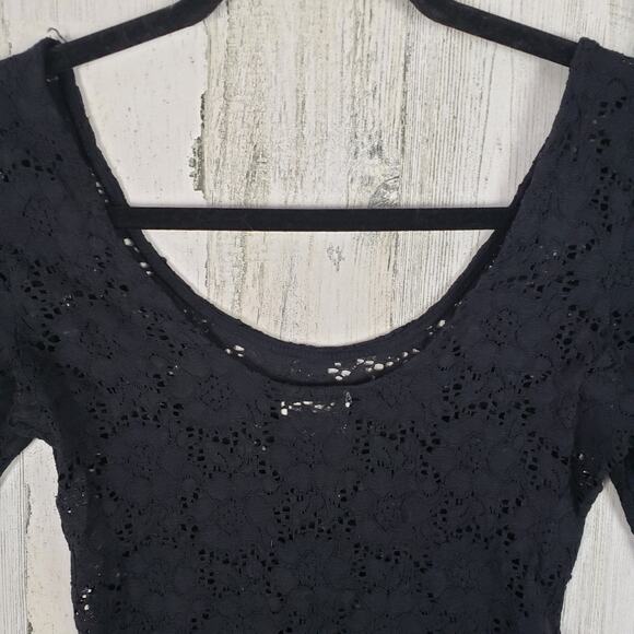 Pins & Needles Urban Outfitters Black Lace Scoop Neck 3/4 Sleeve Top Size XS - Picture 9 of 9